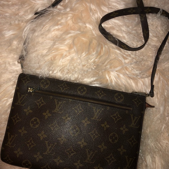 louis vuitton zipper crossbody